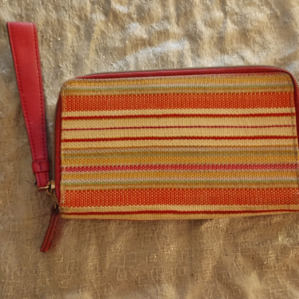 Kohl's wallet  extra large in size